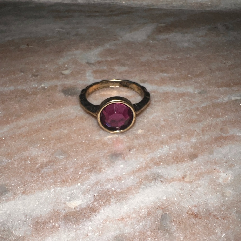 Elegant Gold and Purple Ring
